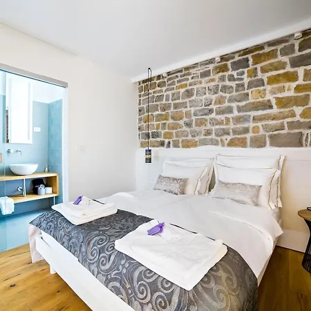 Couette-café Memento 4*